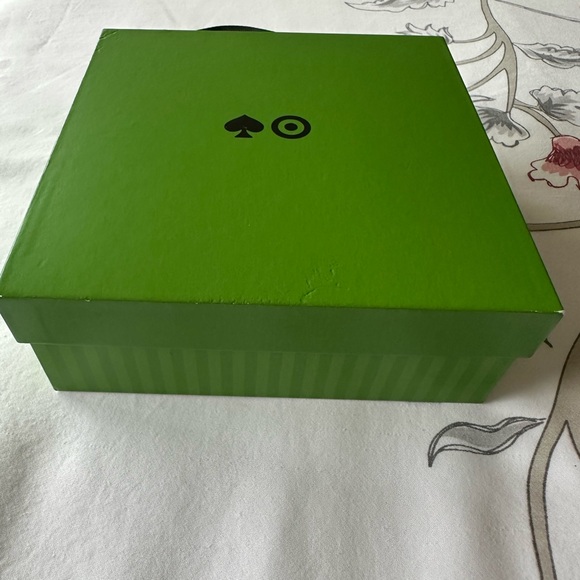 Kate Spade set of 3 wall tendrils, with box and lid, perfect for a gift, NWOT. - Picture 3 of 7